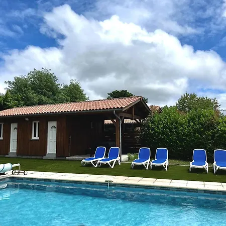 Vila Spacieuse A Sainte-eulalie-en-born, Terrasse, Piscine Privee *