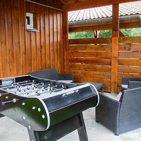 Vila Spacieuse A Sainte-eulalie-en-born, Terrasse, Piscine Privee
