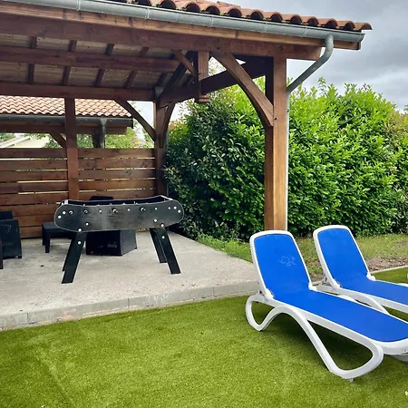 Spacieuse A Sainte-eulalie-en-born, Terrasse, Piscine Privee *