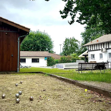 Spacieuse A Sainte-eulalie-en-born, Terrasse, Piscine Privee Vila